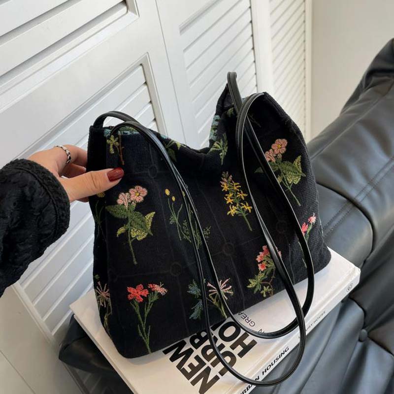 Iris | Vintage Flower Embroidery Bag