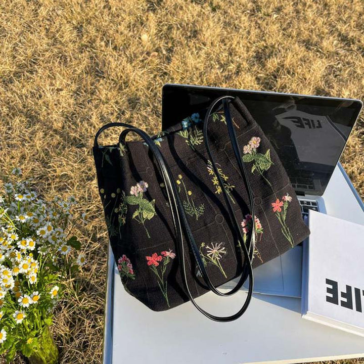 Iris | Vintage Flower Embroidery Bag