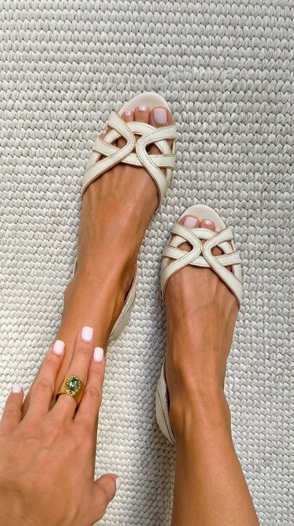 Ventura | Flat Cream Color Sandals with Open Toe for Summer