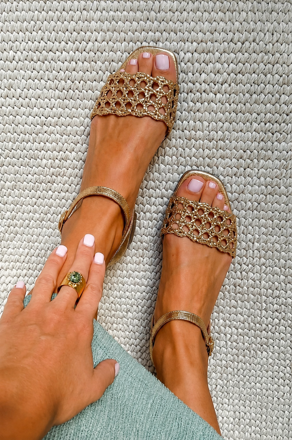 Olalla | Flat Sandals with Square Toe