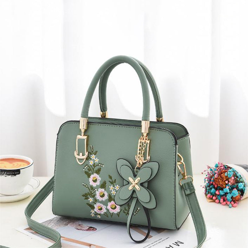 Ivy | Vintage Floral Embroidery Bag