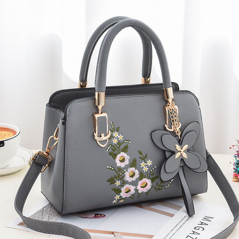 Ivy | Vintage Floral Embroidery Bag