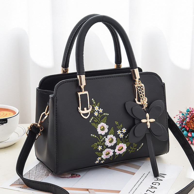 Ivy | Vintage Floral Embroidery Bag